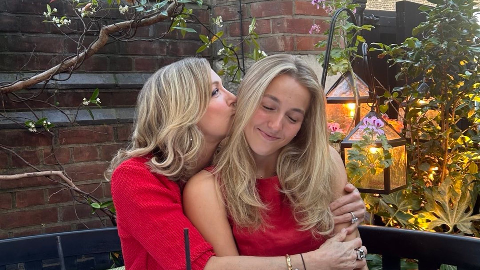 GMA’s Lara Spencer surprises daughter with special guest during college visit