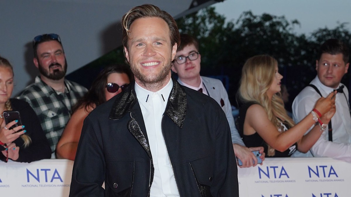 Olly Murs poses with baby daughter Madison after 'extra special' night ...