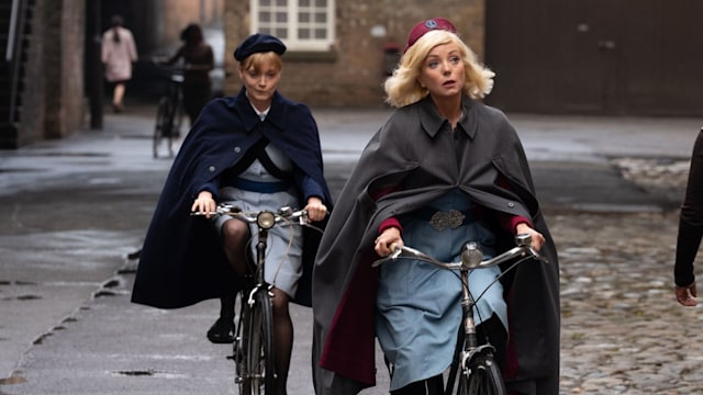 Rosalind Clifford (NATALIE QUARRY) and Trixie Franklin (HELEN GEORGE) in Call the Midwife