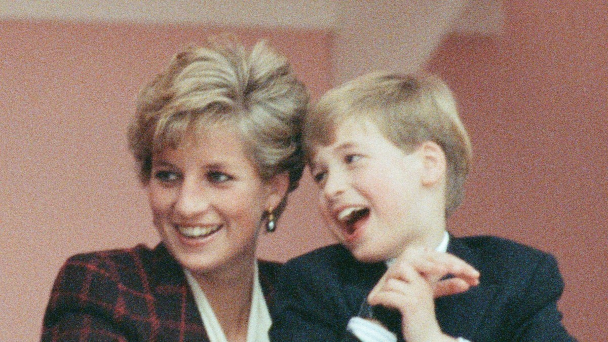 Princess Diana’s famous sports dress has just sold for £352,000