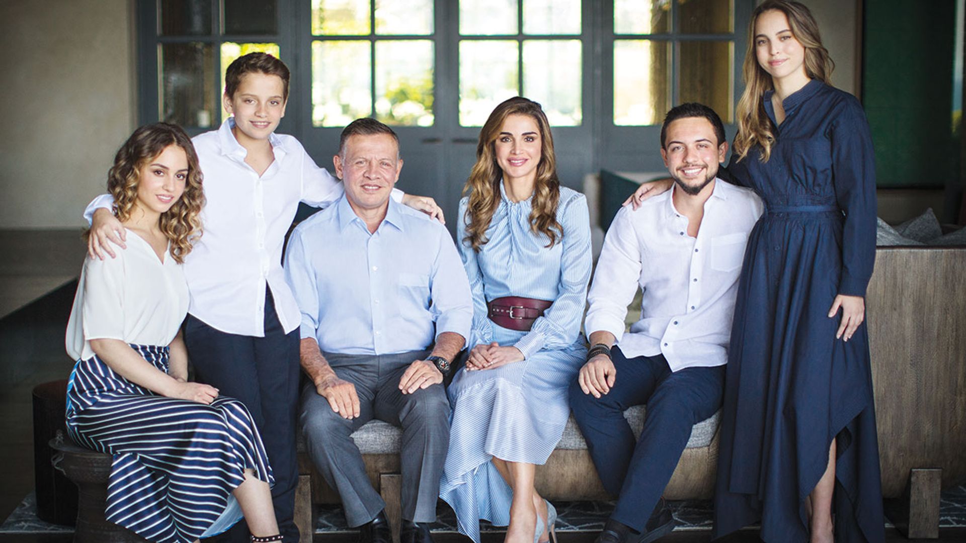 queen rania with family