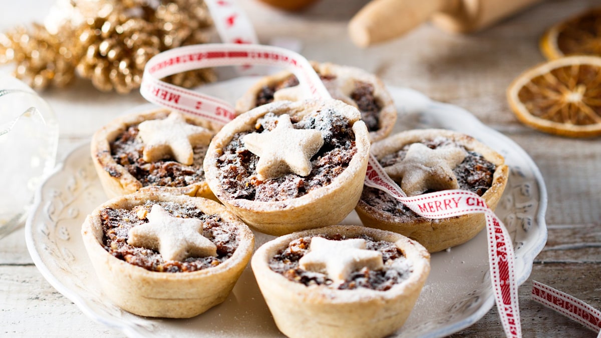 Calling all mince pie lovers! Selfridges has just dropped its mince pie ...