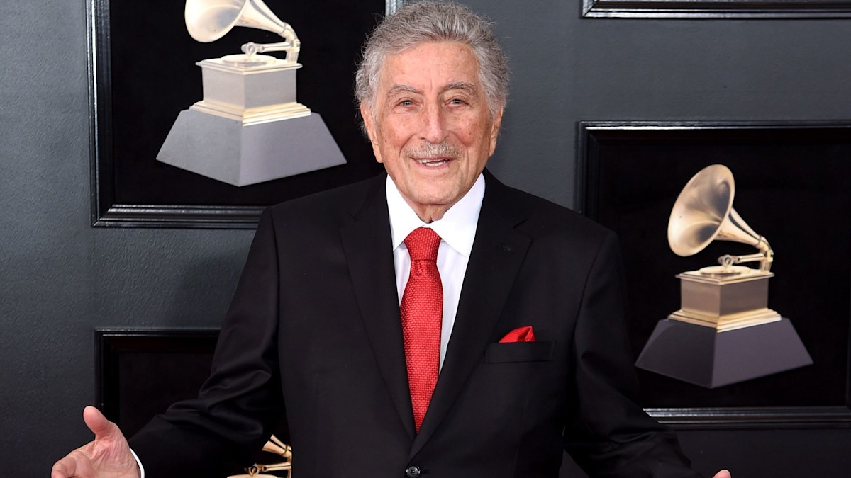 Legendary vocalist Tony Bennett dead at 96