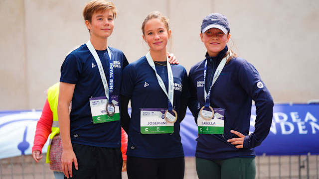 Princess Isabella (R), Princess Josephine (C) and Prince Vincent with medals