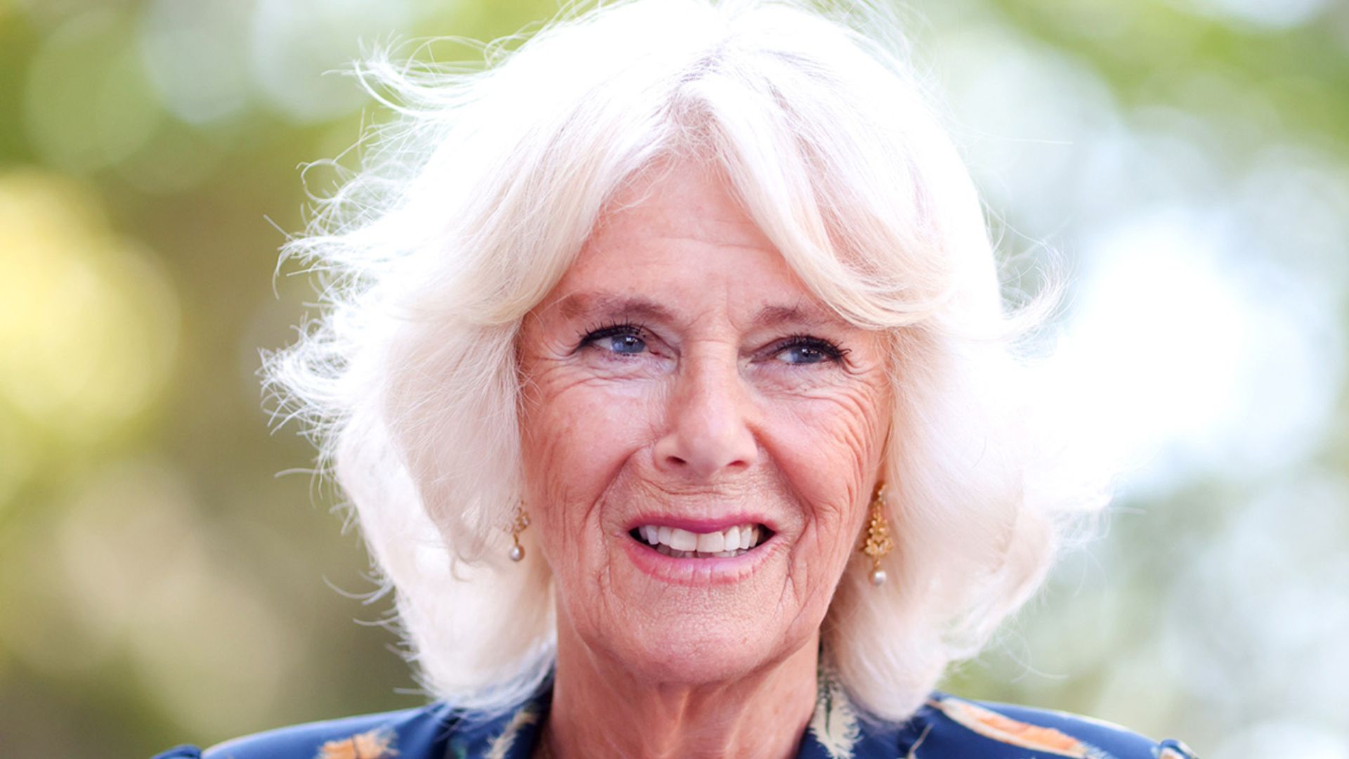 duchess camilla parker bowles gold jewellery