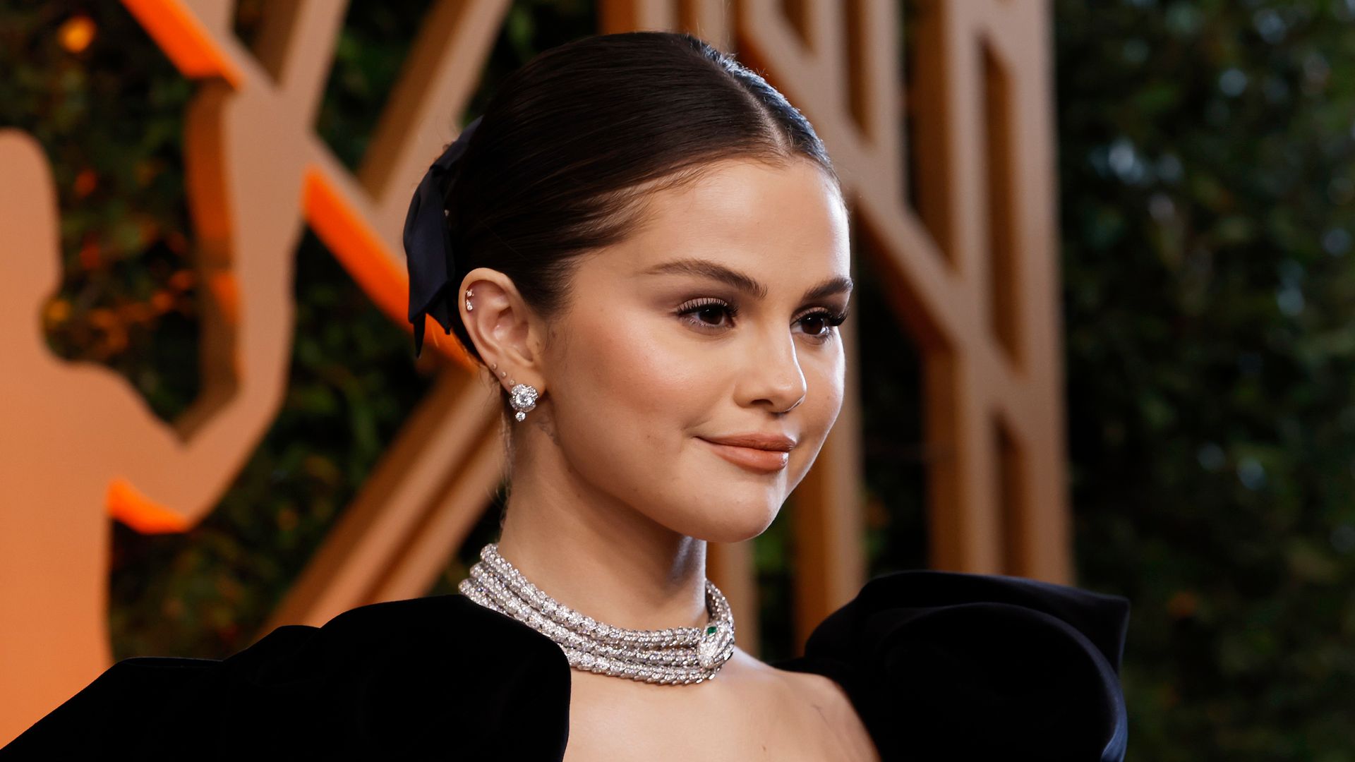 Selena Gomez attends the 28th Annual Screen Actors Guild Awards 