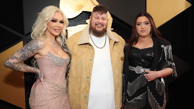 LOS ANGELES, CALIFORNIA - FEBRUARY 04: (L-R) Bunnie Xo, Jelly Roll and Bailee Ann attend the 66th GRAMMY Awards at Crypto.com Arena on February 04, 2024 in Los Angeles, California. (Photo by Kevin Mazur/Getty Images for The Recording Academy)