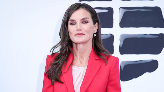 MADRID, SPAIN - NOVEMBER 14: Queen Letizia of Spain attends the International Journalism Awards at Museo Nacional del Prado on November 14, 2023 in Madrid, Spain. (Photo by Pablo Cuadra/Getty Images)