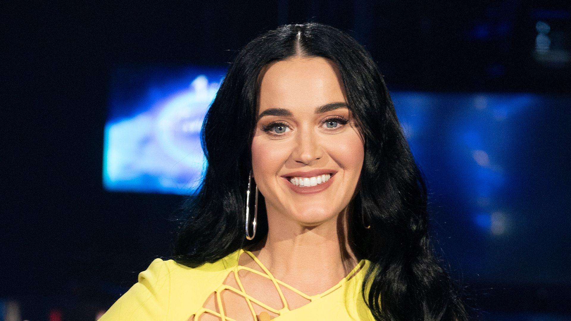 Katy Perry twins with lookalike mom in tiny tennis dress to play pickleball with famous opponents