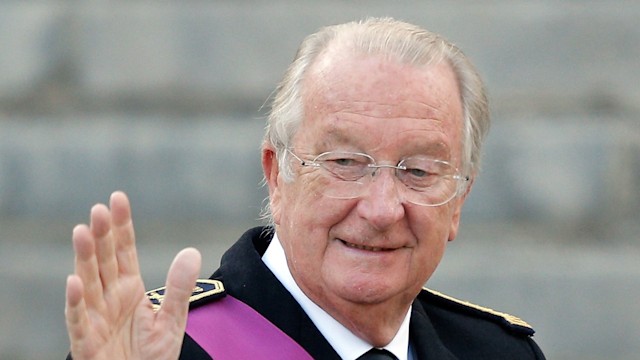 King Albert II of Belgium waving 