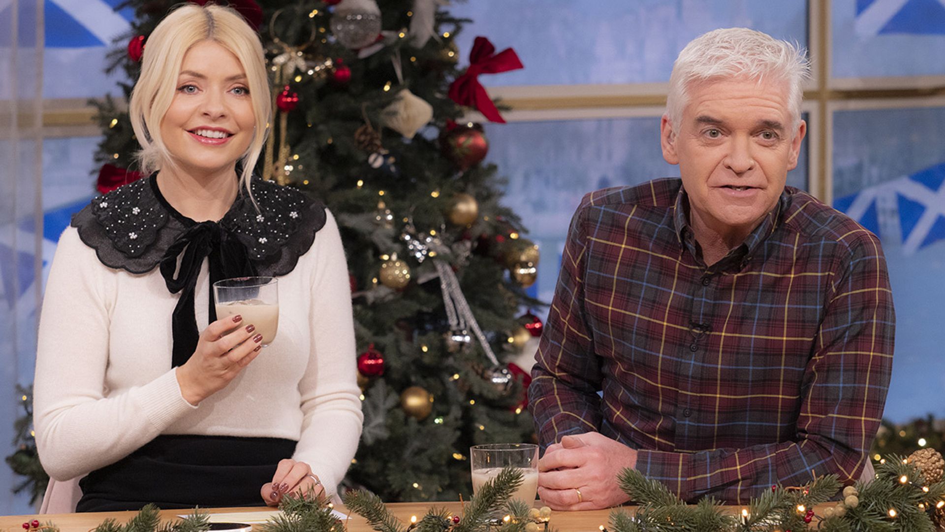 holly and phillip xmas on this morning