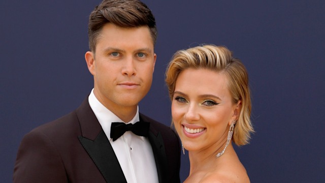 scarlett johansson colin jost red carpet