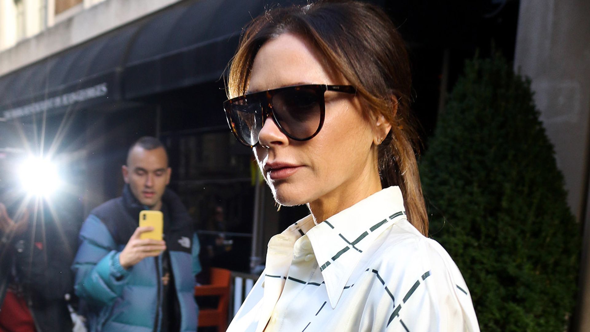 victoria beckham wears outfit sunglasses