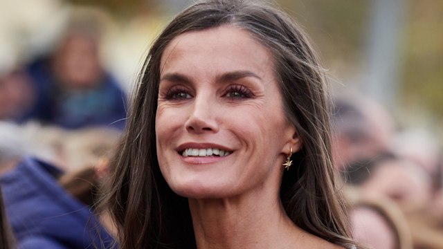 queen letizia grey dress opera prima film festival