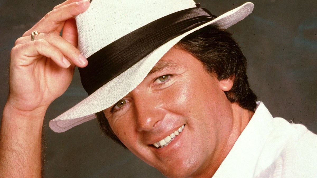 Dallas heartthrob Patrick Duffy spotted working in supermarket — see him now