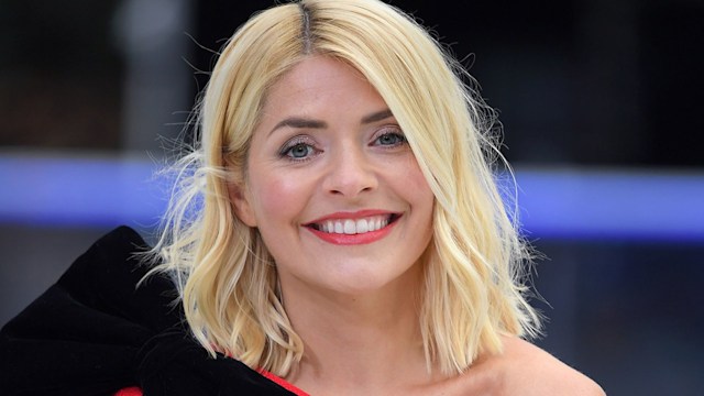 holly willoughby red dress
