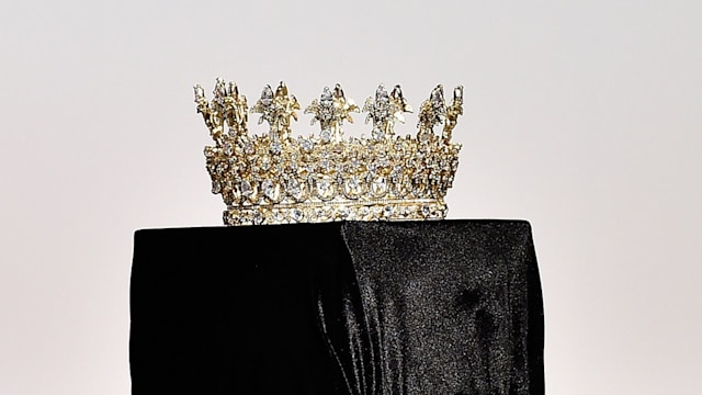 dubai crown