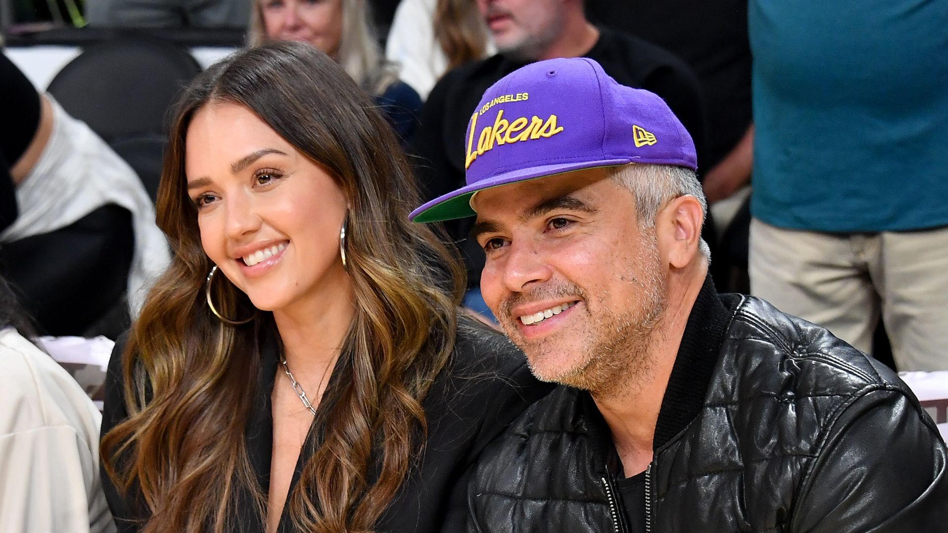 Jessica Alba and Cash Warren attend a basketball game between the Los Angeles Lakers and the Toronto Raptors at Crypto.com Arena on November 10, 2024 