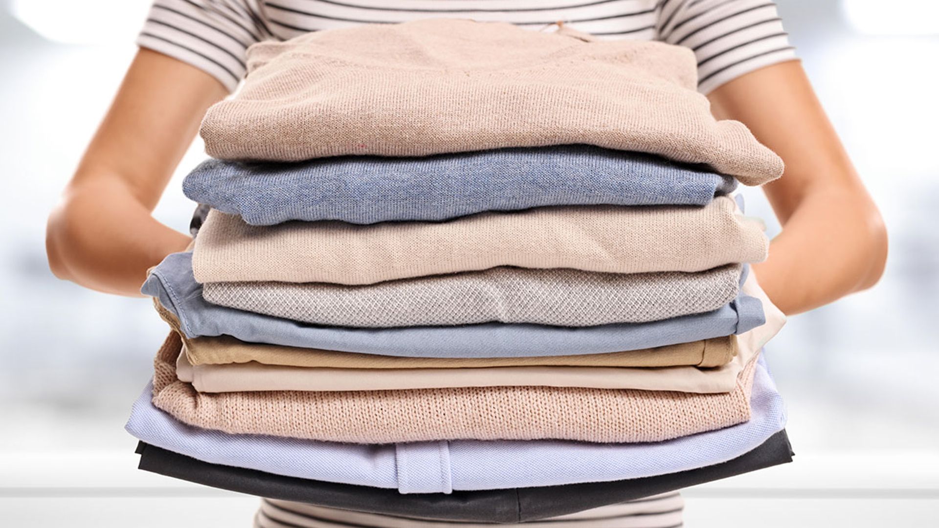How to Dry Clothes Without a Dryer: 9 Different Ways