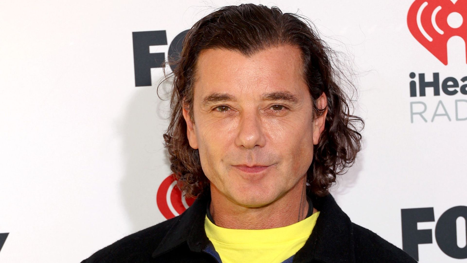 gavin rossdale wearing black sweater