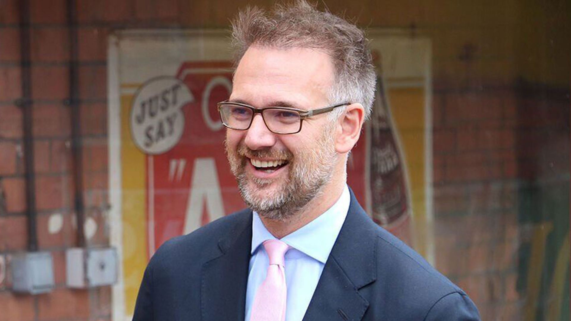 Bargain Hunt star stuns fans after making £390k on forgotten attic item