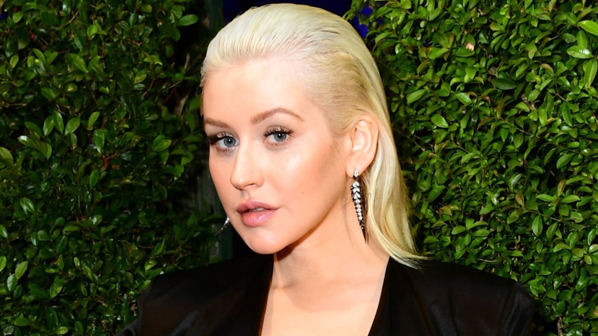 Christina Aguilera Sparks Fan Frenzy In Plunging Nude Bodysuit Hello 2528