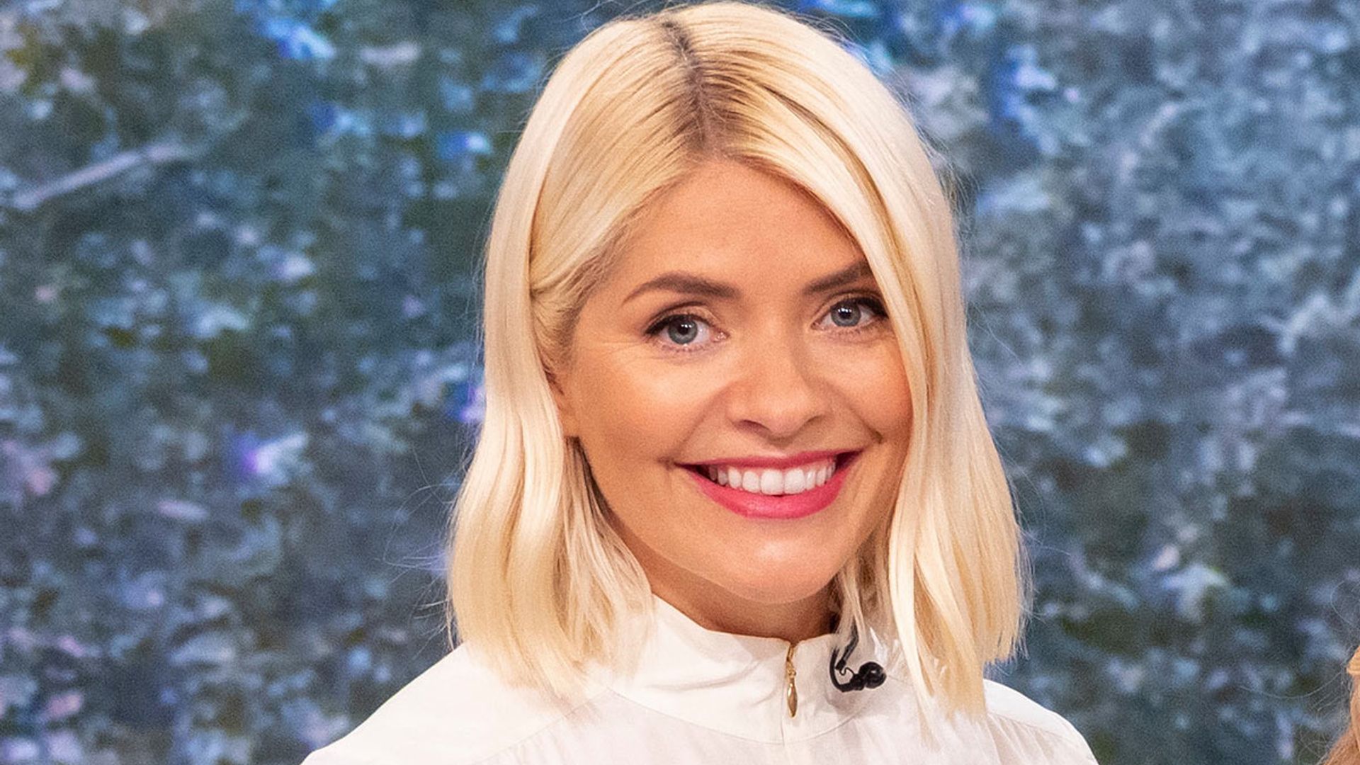 holly willoughby white top this morning