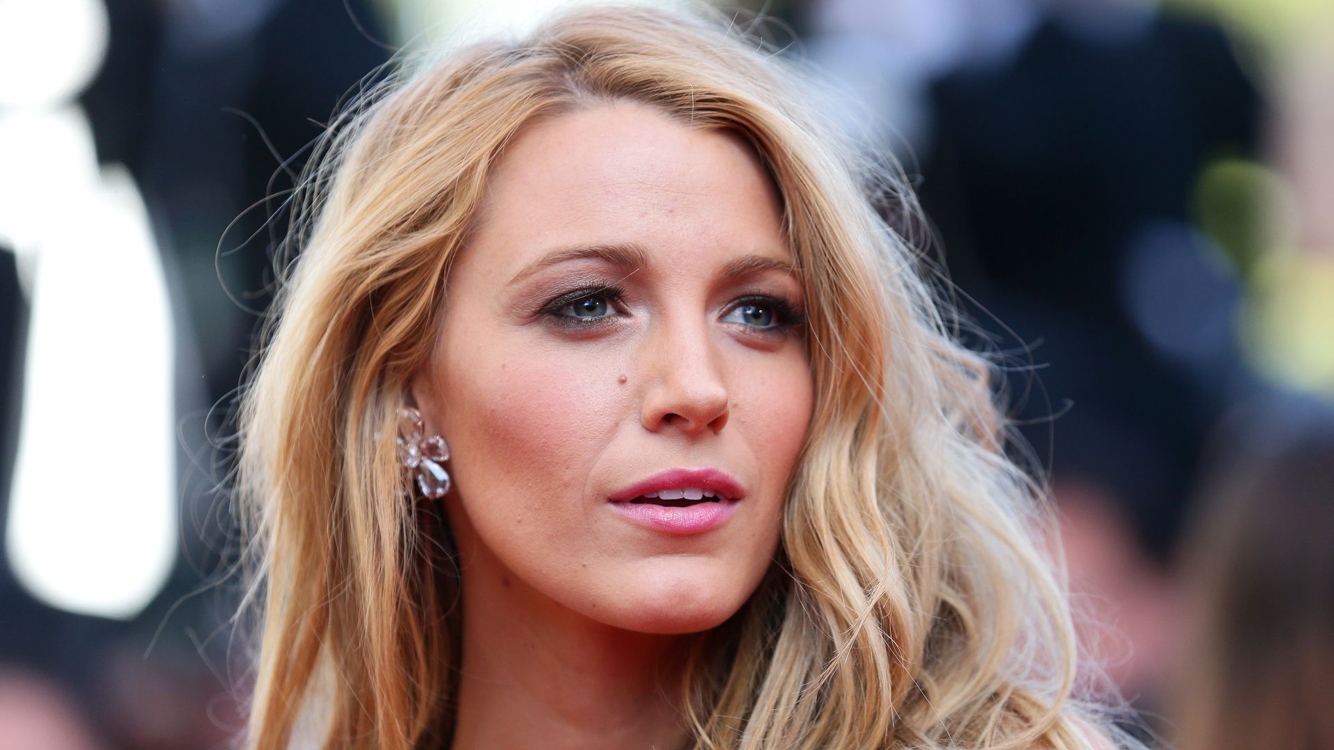 Blake Lively looks stunning in low key casual look as she hits the streets in New York