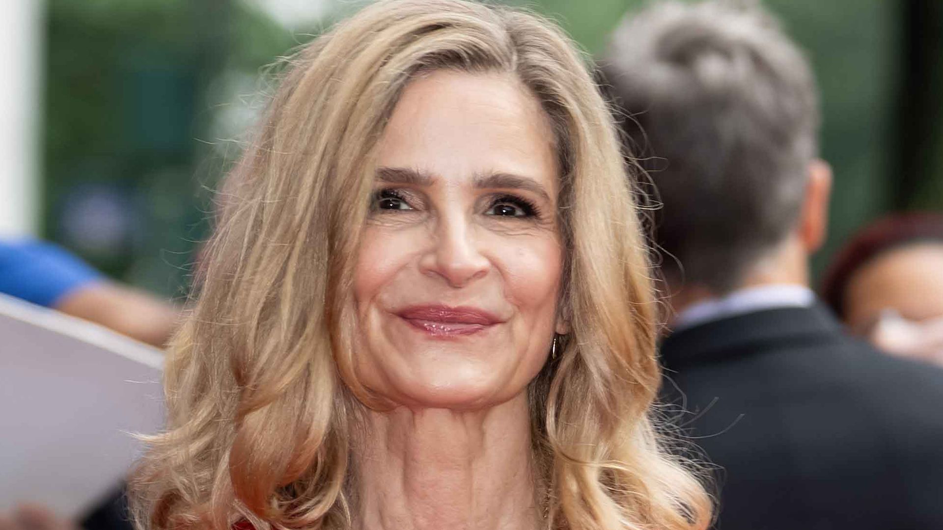 Kyra Sedgwick red dress