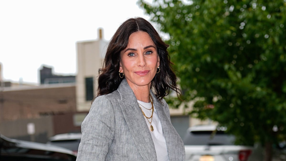 Watch the moment Friends star Courteney Cox surprised Wimbledon champ during celebrations