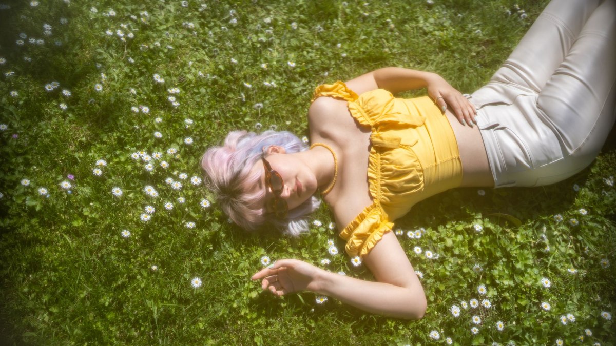 Forget 'heavy perfumes' - this subtle scent trend is everywhere this summer