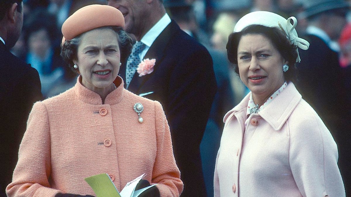 young queen elizabeth ii and princess margaret