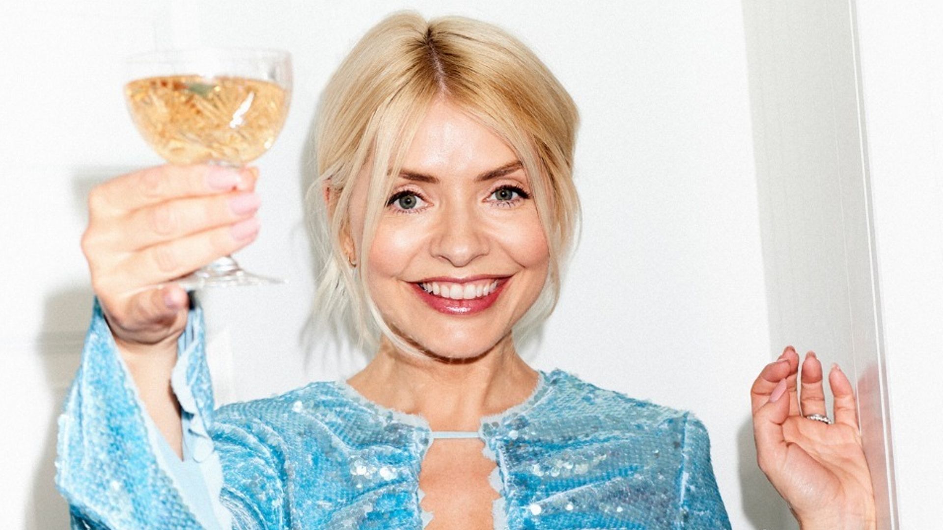 Holly Willoughby ushers in the New Year with surprising selfie