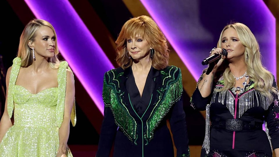 2022 CMA Awards: Carrie Underwood, Miranda Lambert and Reba McEntire don glamorous looks as they share the stage for emotional tribute | HELLO!