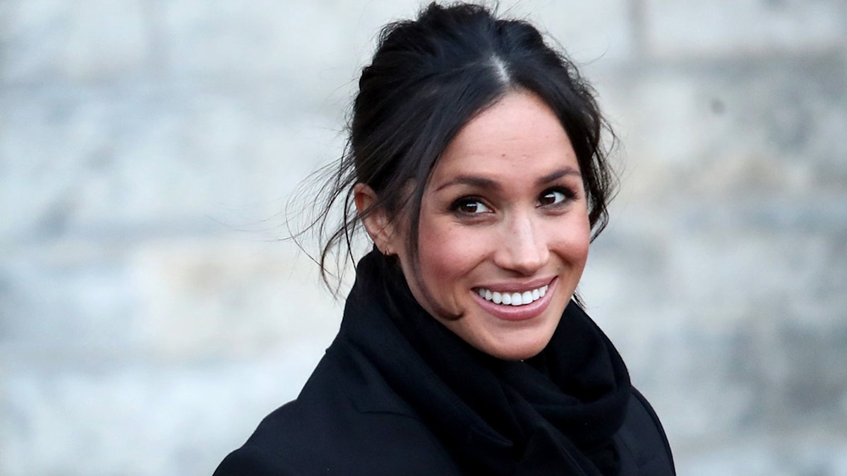 Meghan Markle looks so chic in unexpected Christmas card outfit HELLO!