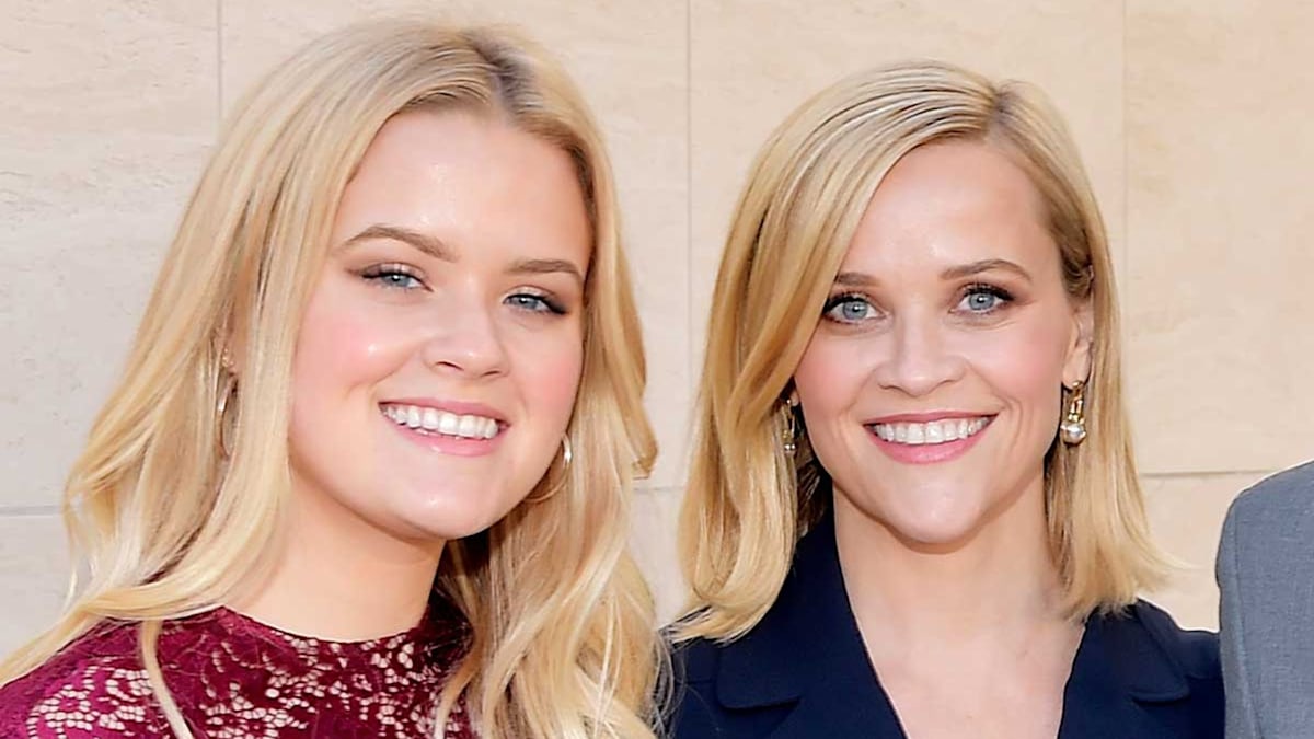 Reese Witherspoon's lookalike daughter Ava, 17, towers over star and shows  off model looks on shopping trip in LA