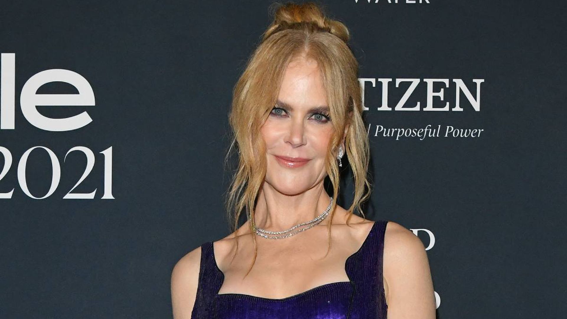 Nicole Kidman dazzles in plunging crop-top and unexpected accessories ...