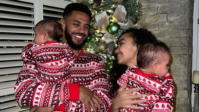 leigh anne breastfeeds twins