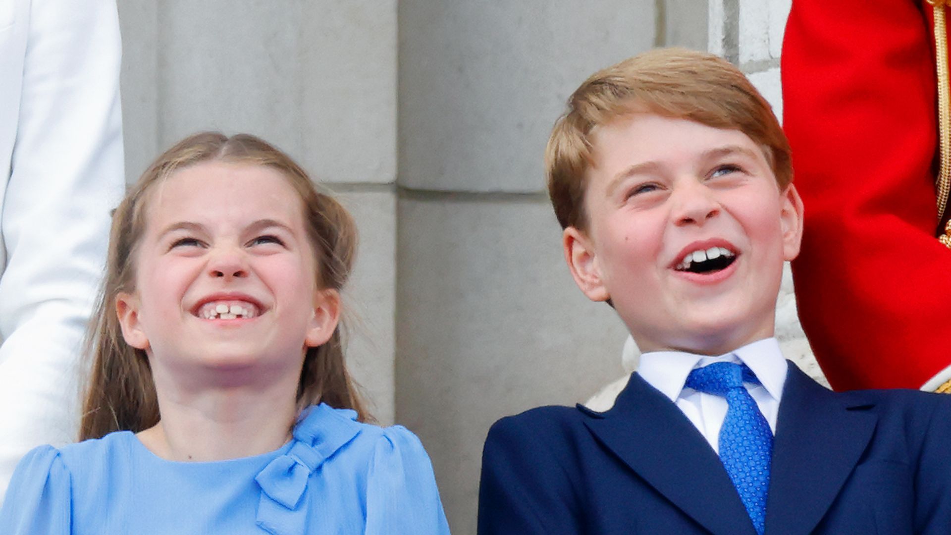 princess charlotte and prince george on balcony