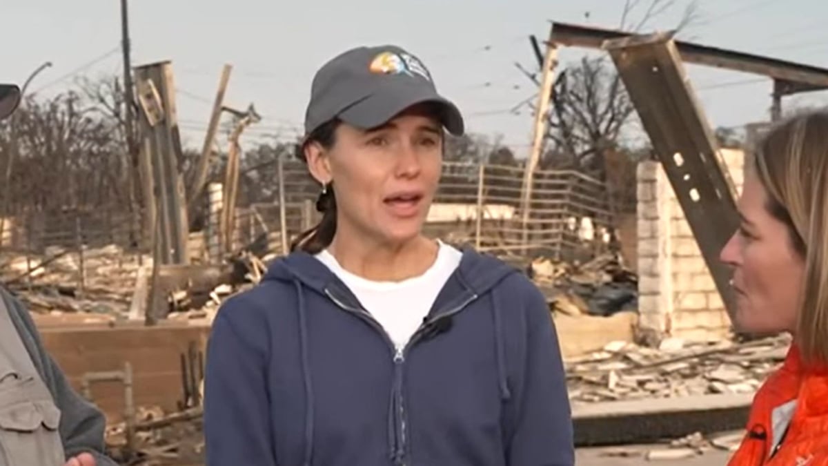 Jennifer Garner left close to tears as she shares she 'lost a friend' in LA fires