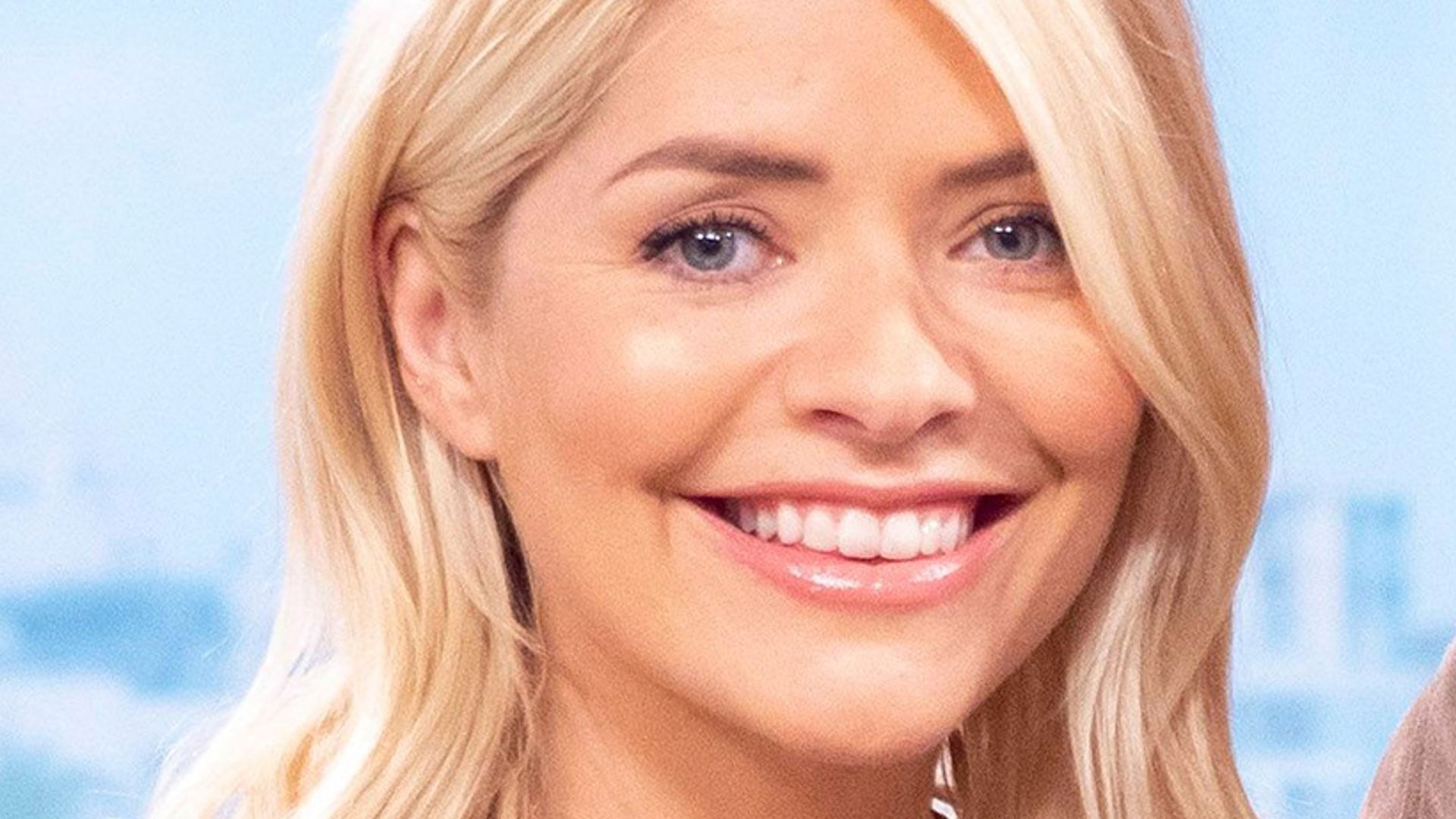 holly willoughby lilac high heels this morning