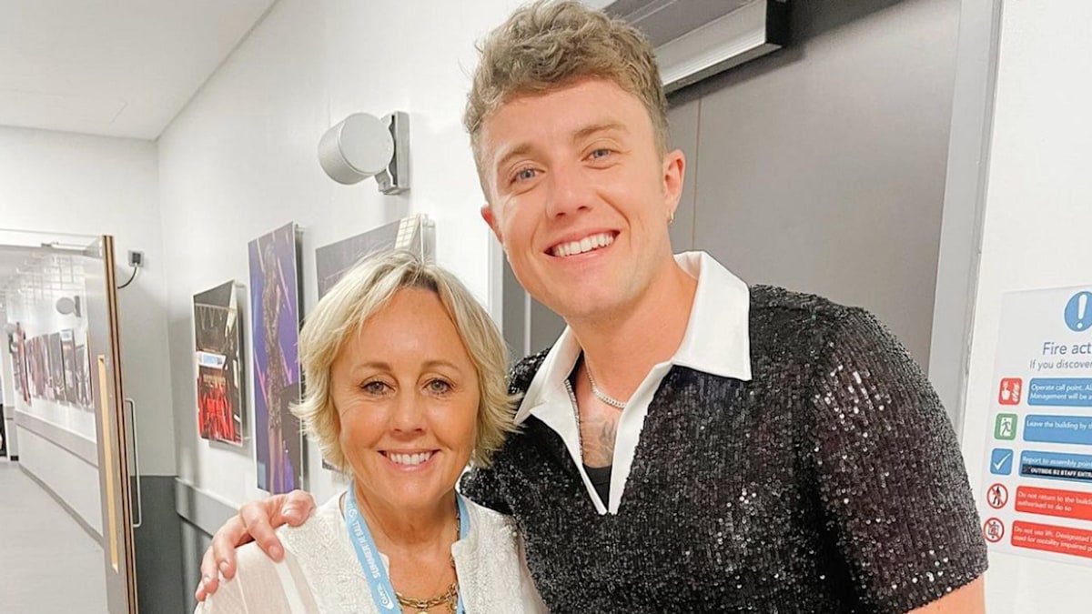 Roman Kemp's mum Shirlie is Queen of cosy with regal lounge reveal as ...