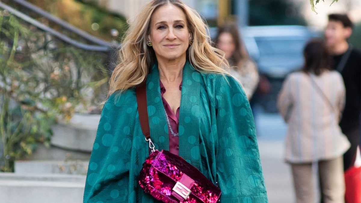 Loved Carrie Bradshaw's purple sequin bag on Sex and The City? H&M's  version looks just like it