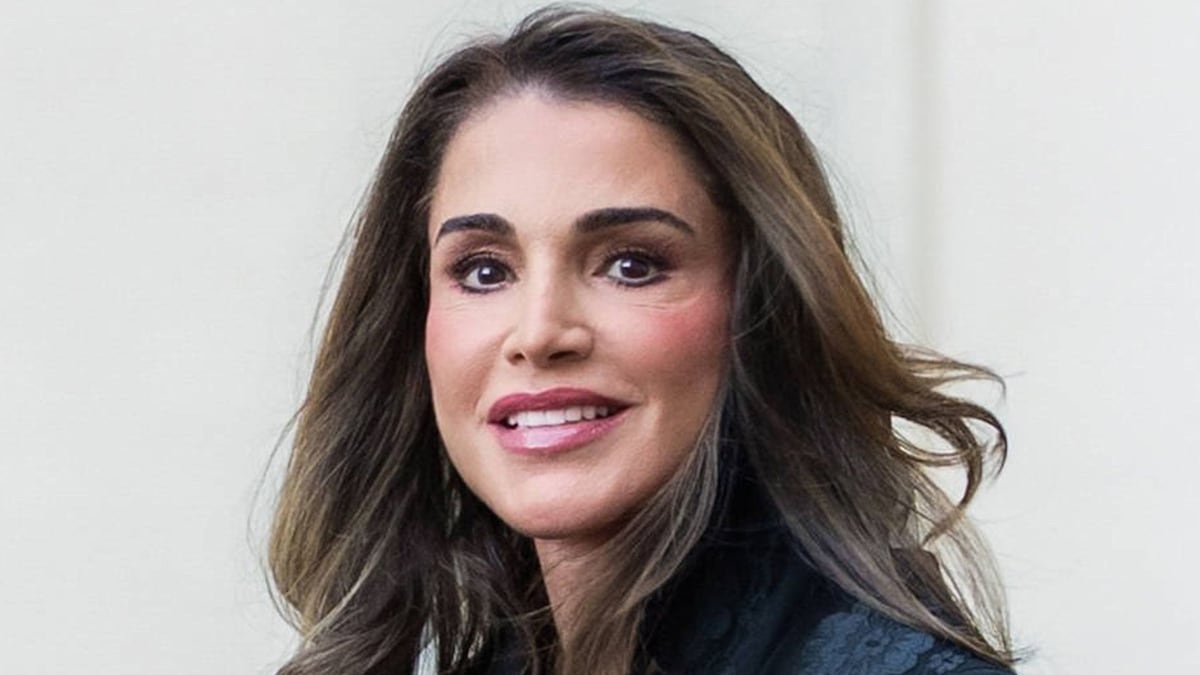 Queen Rania's 'clever' spin on 2016's viral sock boot