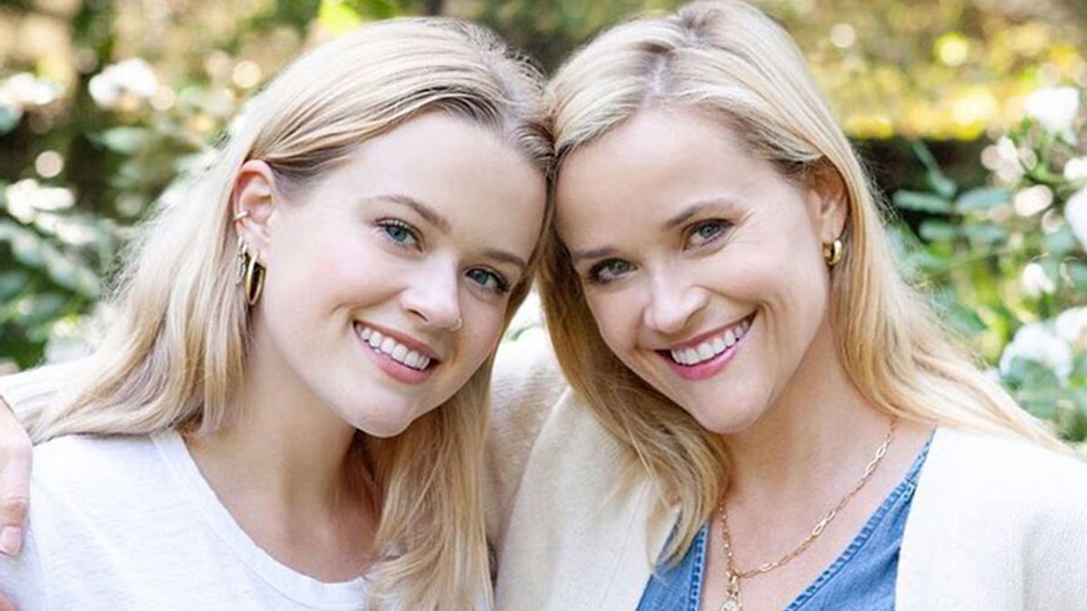 Reese Witherspoon's Daughter Has A New Haircut And It's Very 2008