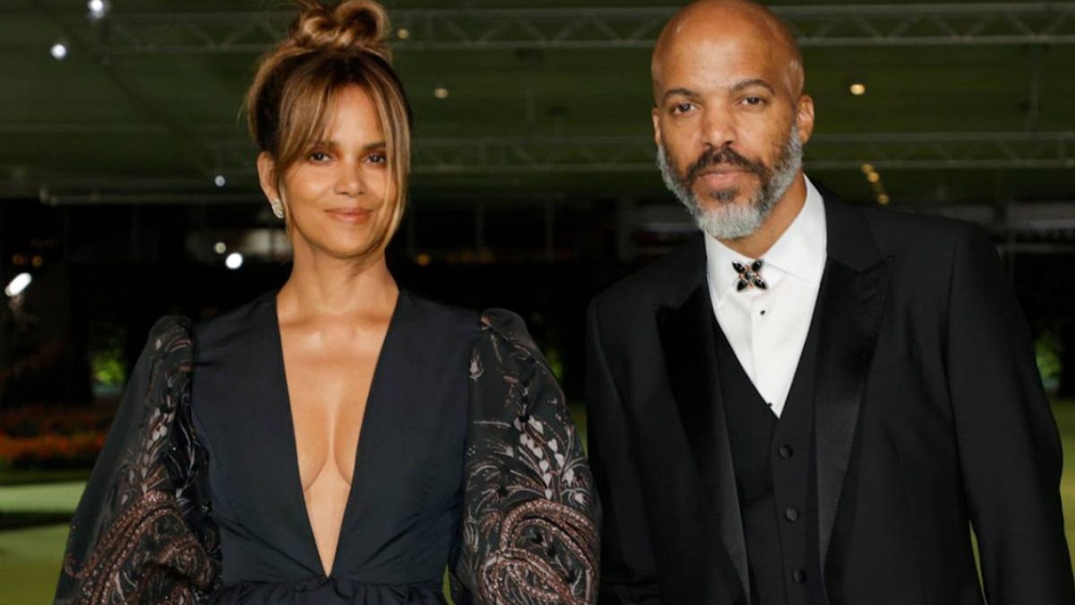 Halle Berry Celebrates Anniversary with Boyfriend Van Hunt