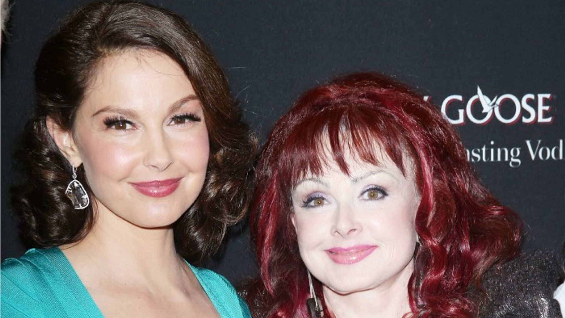 Ashley Judd details heartbreaking moment she discovered mom Naomi's body: 'I told her it was okay to let go'