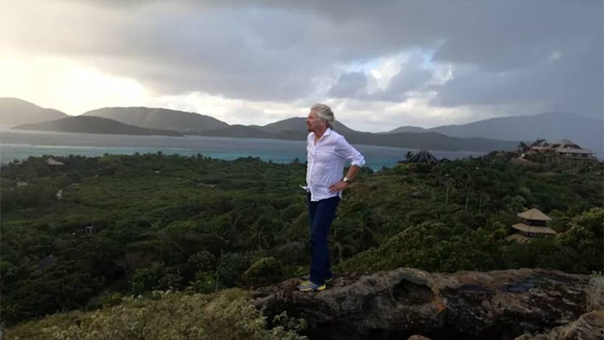Richard Branson's Necker Island home 'destroyed' after being struck by(01)