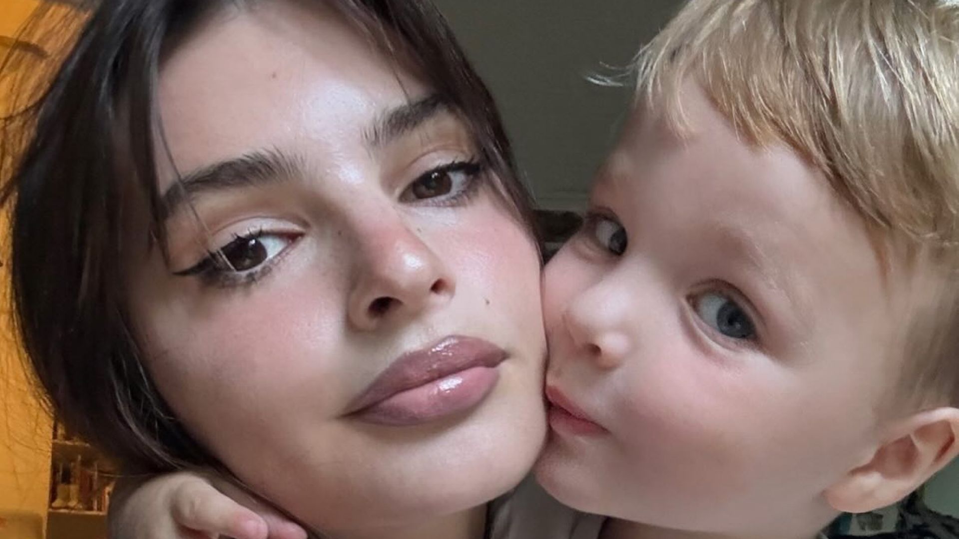 Emily Ratajkowski's twinning style moment with son is oh-so adorable thumbnail