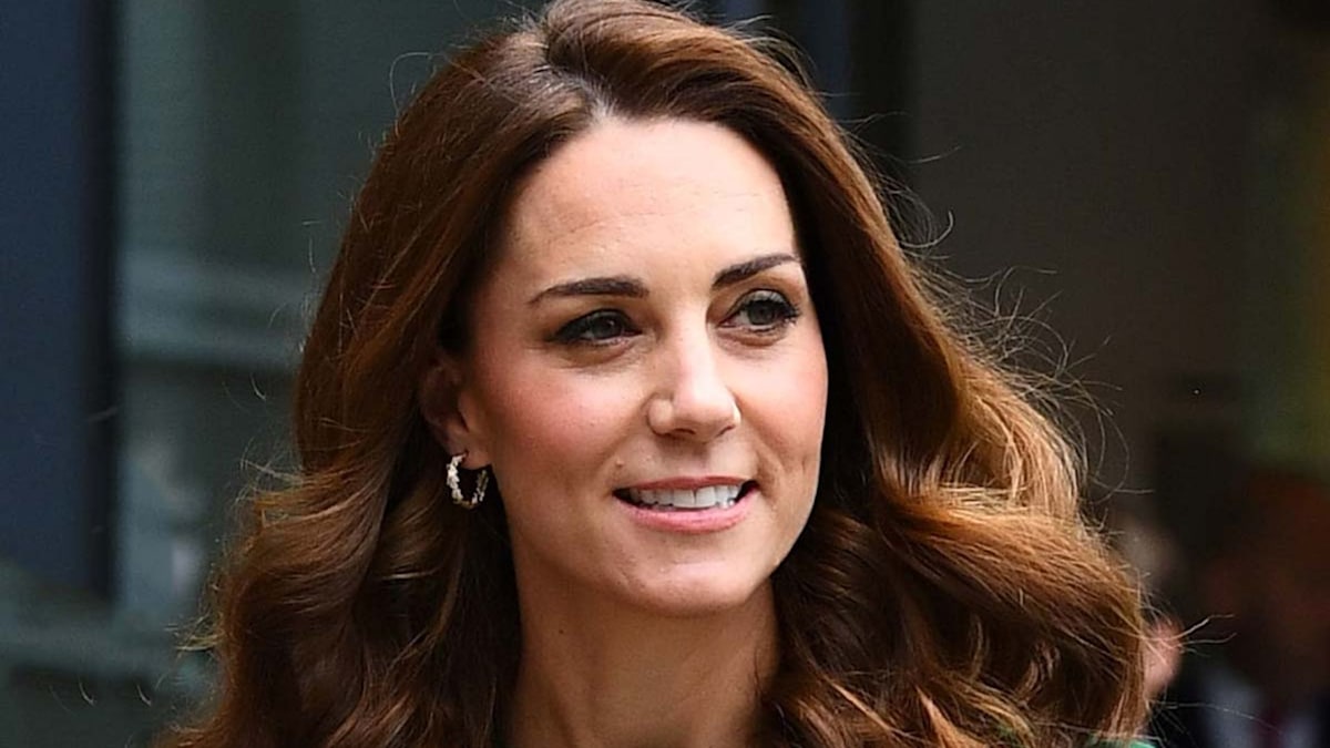 Kate Middleton makes powerful nod to Ukraine in silhouette-skimming ...